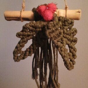 Macrame Holly Leaves
